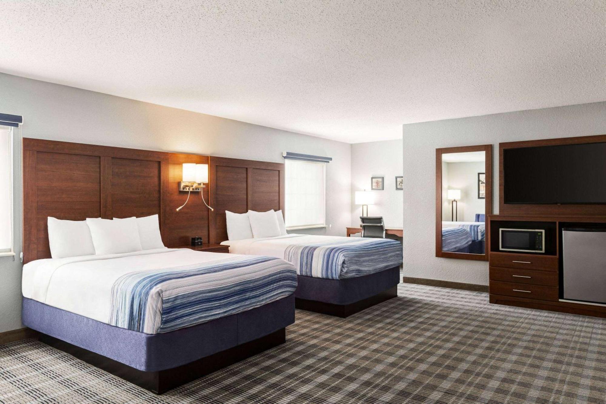 Americinn By Wyndham Williamsburg Extérieur photo