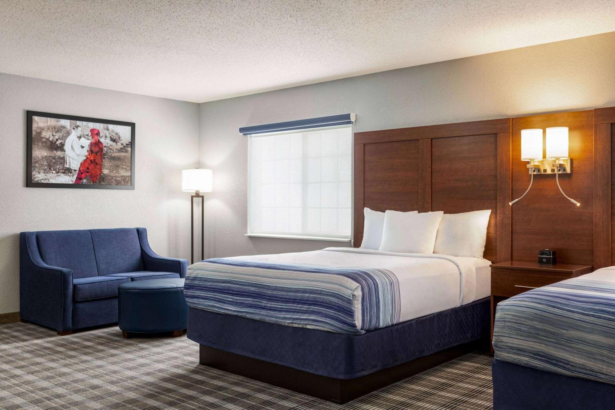 Americinn By Wyndham Williamsburg Extérieur photo