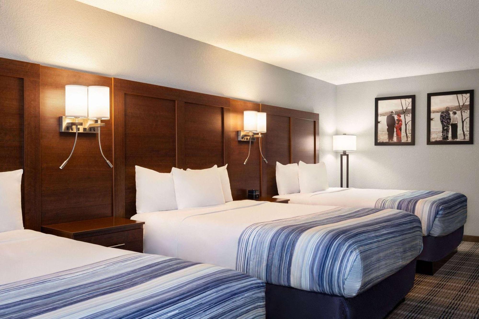 Americinn By Wyndham Williamsburg Extérieur photo