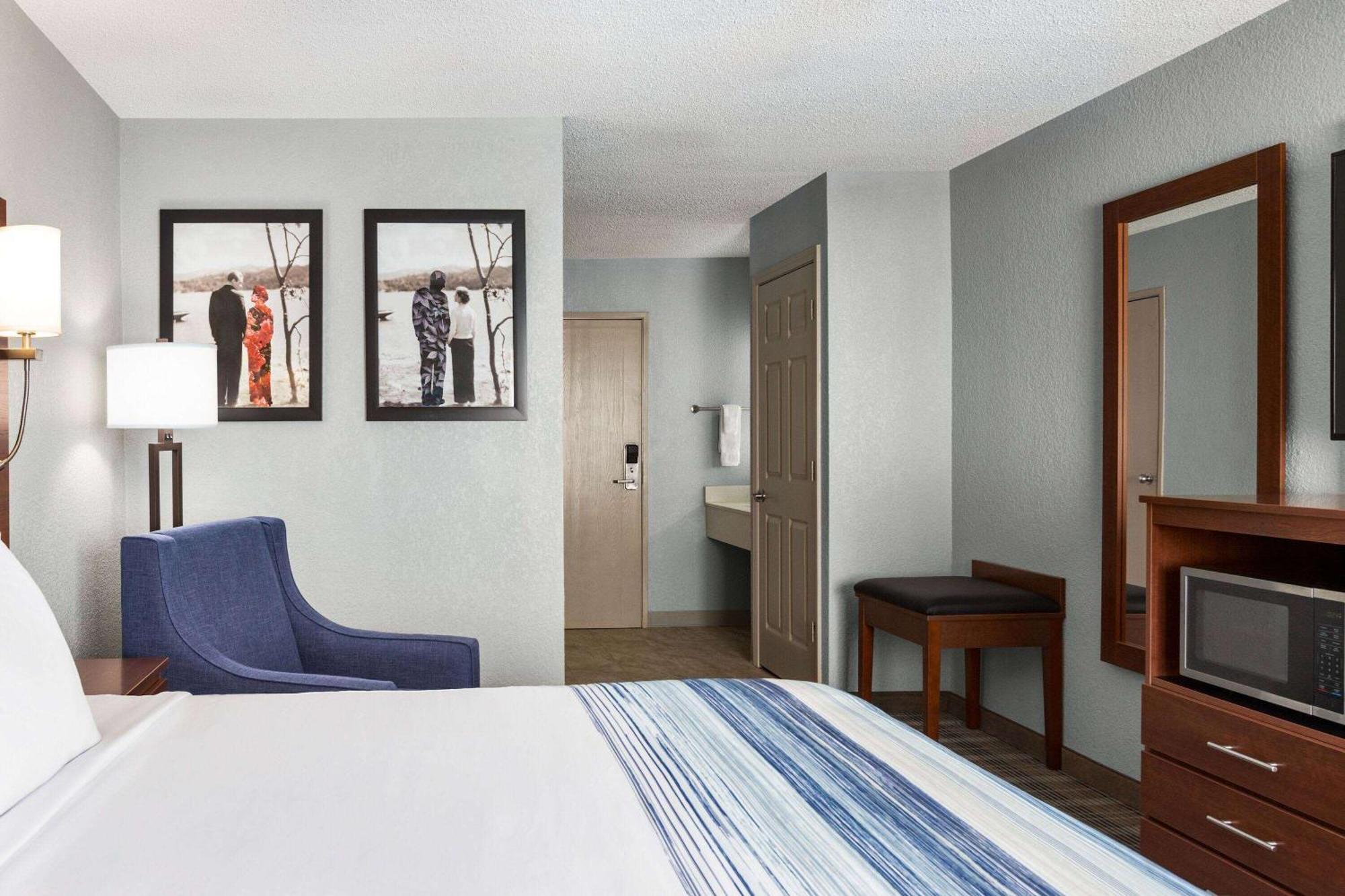 Americinn By Wyndham Williamsburg Extérieur photo