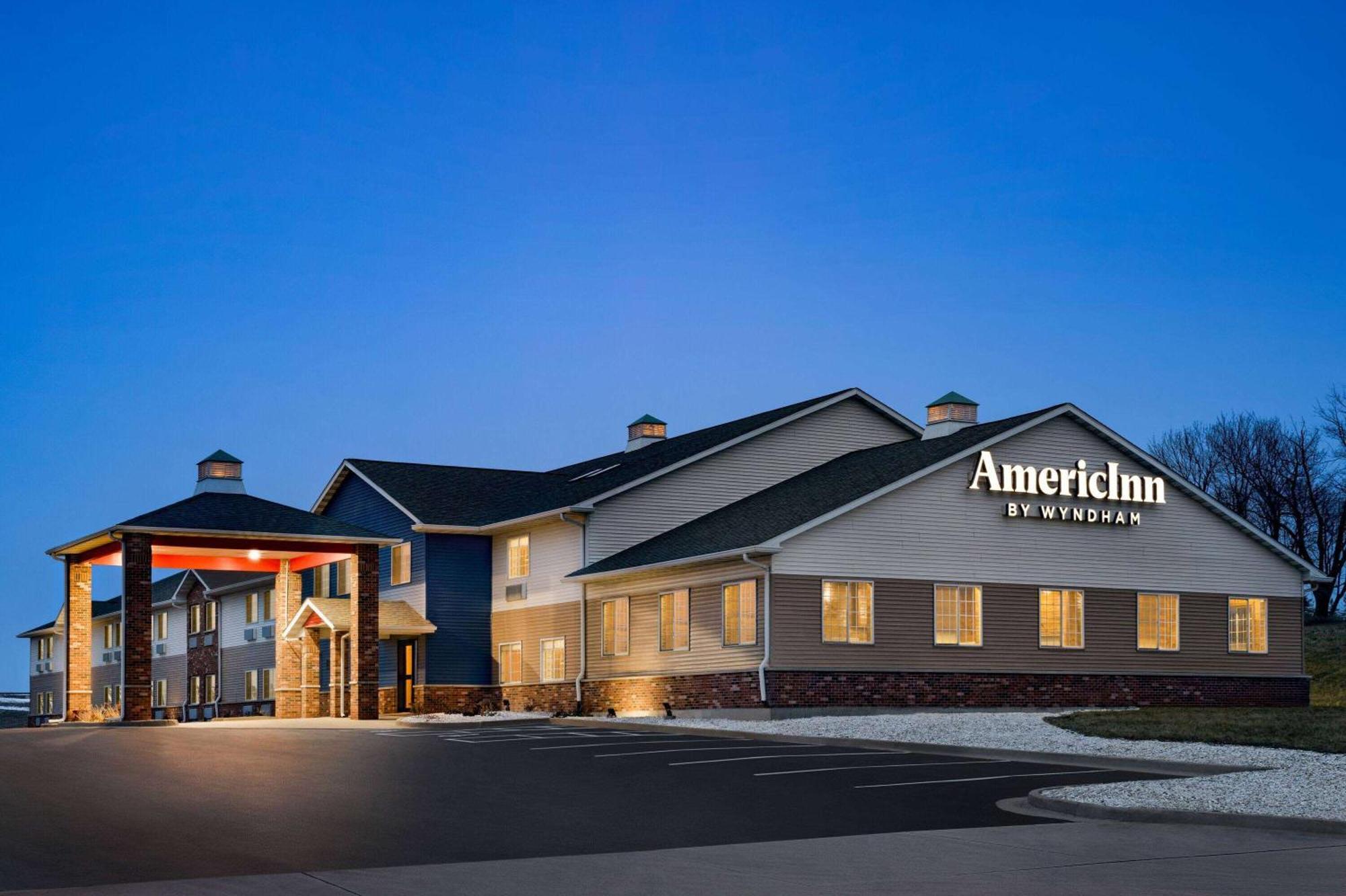 Americinn By Wyndham Williamsburg Extérieur photo