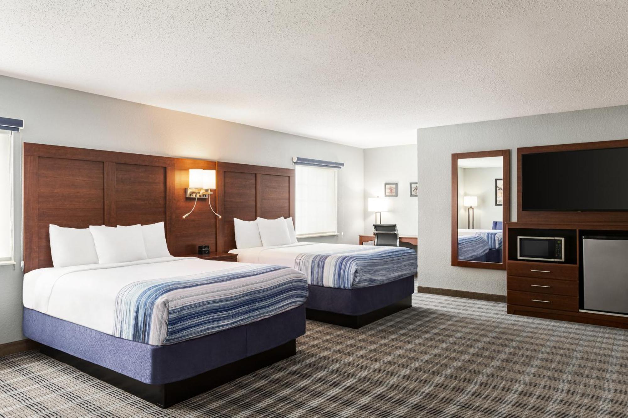 Americinn By Wyndham Williamsburg Extérieur photo